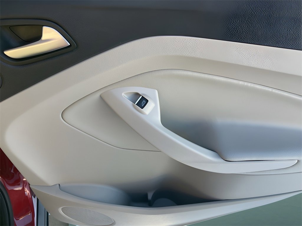 Used 2018 Ford Escape Titanium w/ Ford Safe & Smart Package image 44