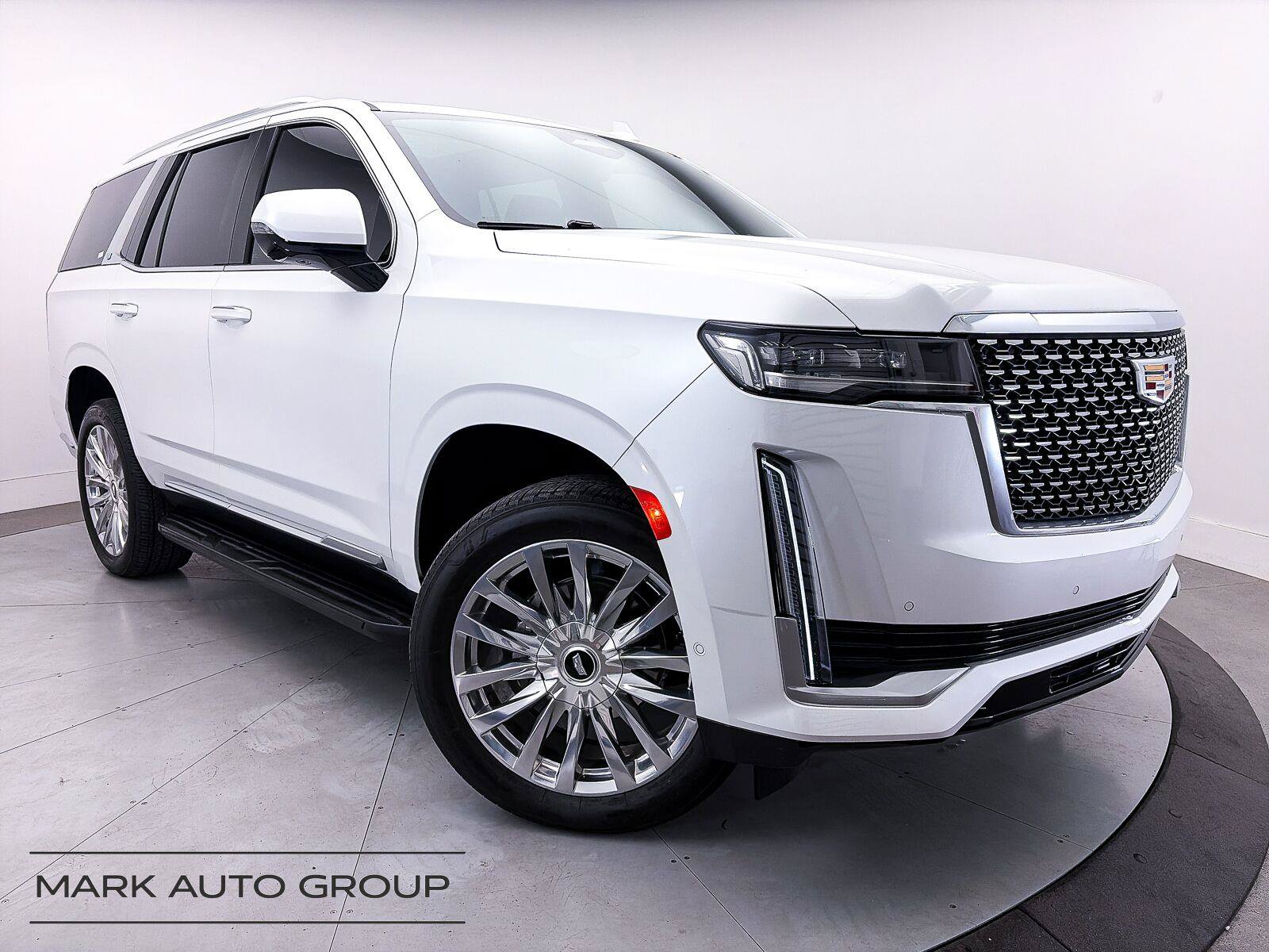 Used 2024 Cadillac Escalade Premium Luxury AWD/4WD image 1