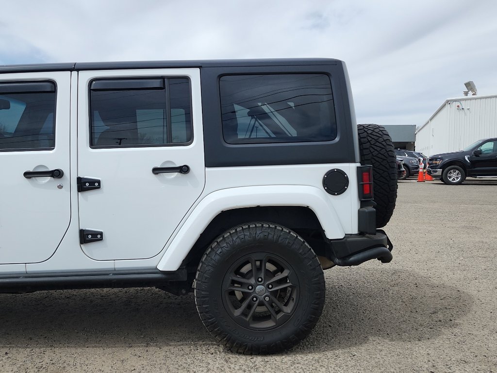 Used 2017 Jeep Wrangler Unlimited Sahara image 9