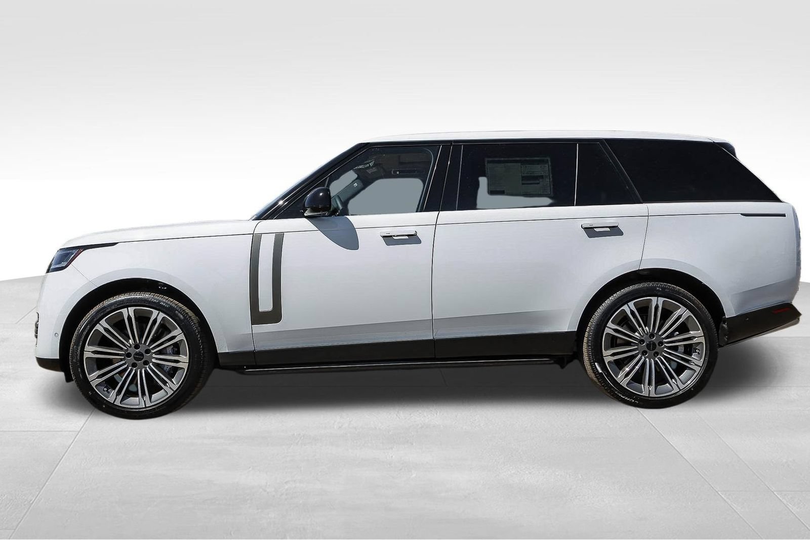 New 2026 Land Rover Range Rover Long Wheelbase SE AWD/4WD image 8