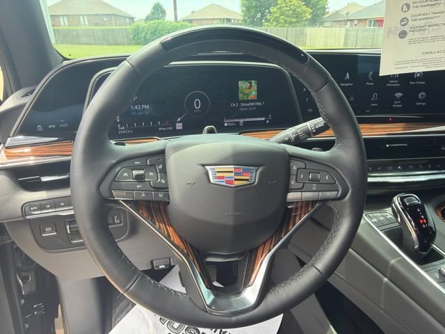 Certified 2024 Cadillac Escalade ESV Premium Luxury w/ Performance Package AWD/4WD image 15