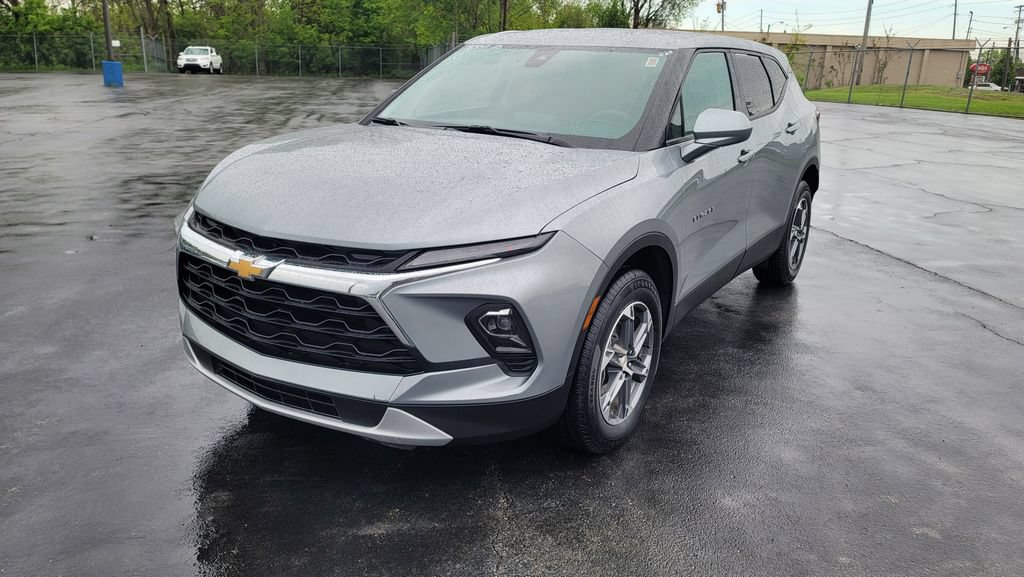 Used 2025 Chevrolet Blazer LT AWD/4WD image 5
