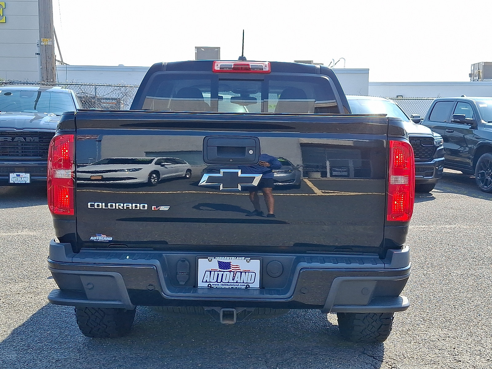 Used 2019 Chevrolet Colorado Z71 w/ Z71 Midnight Edition AWD/4WD image 6