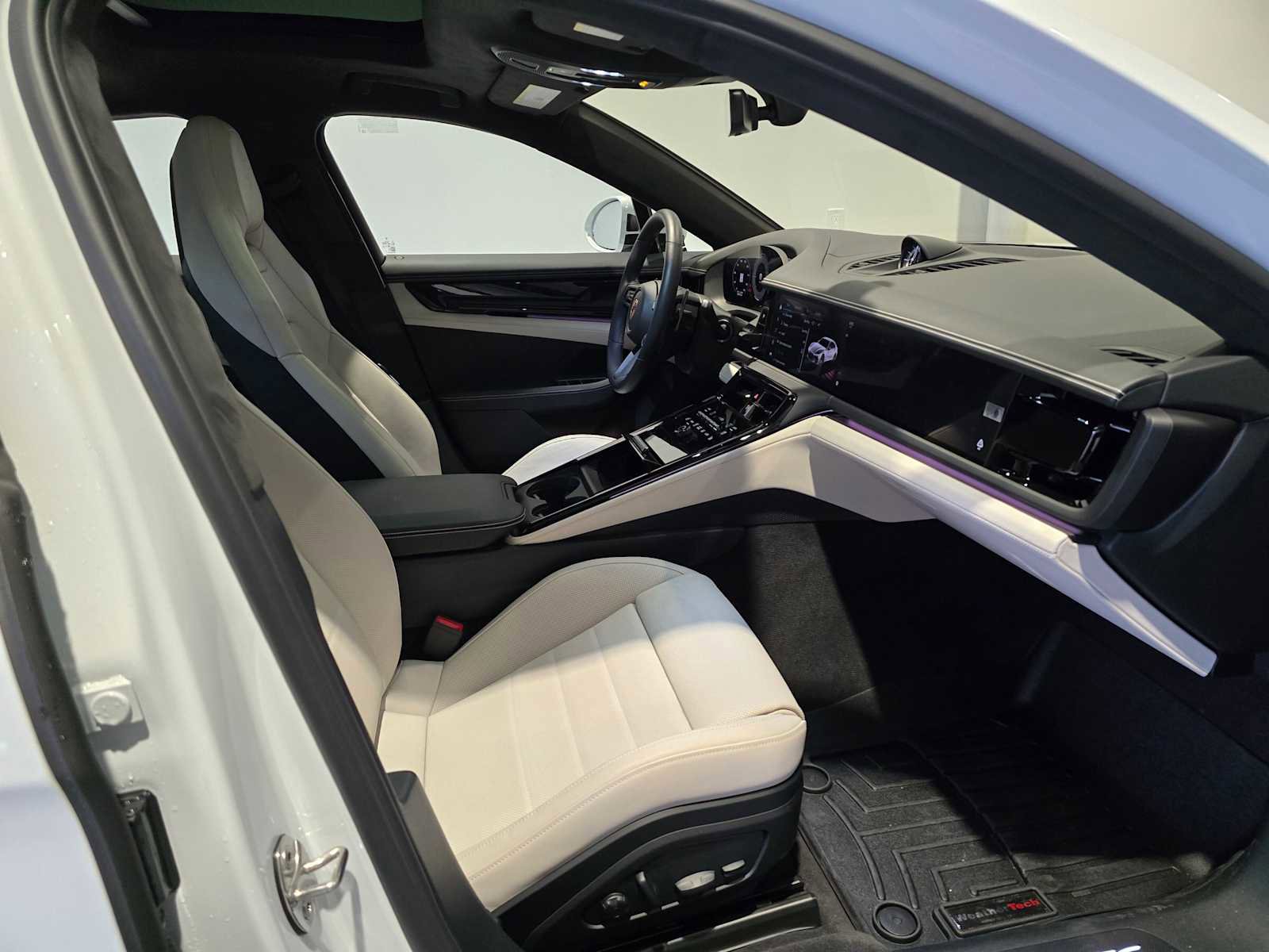 Used 2025 Porsche Panamera GTS image 13