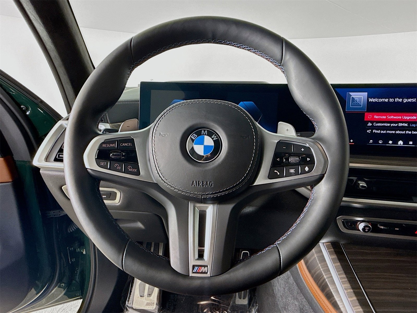 Used 2025 BMW X7 M60i image 11