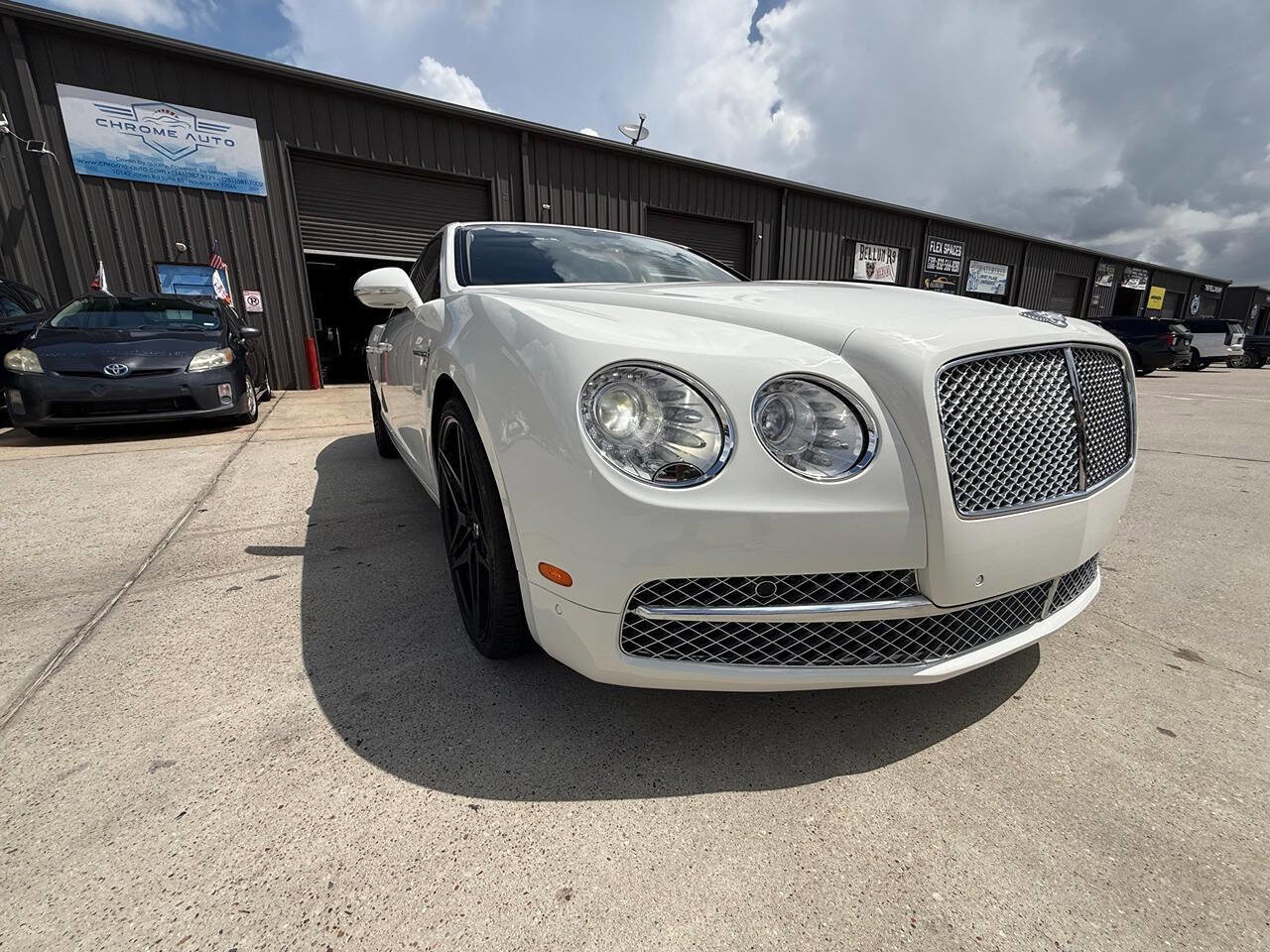 Used 2015 Bentley Flying Spur W12 image 15