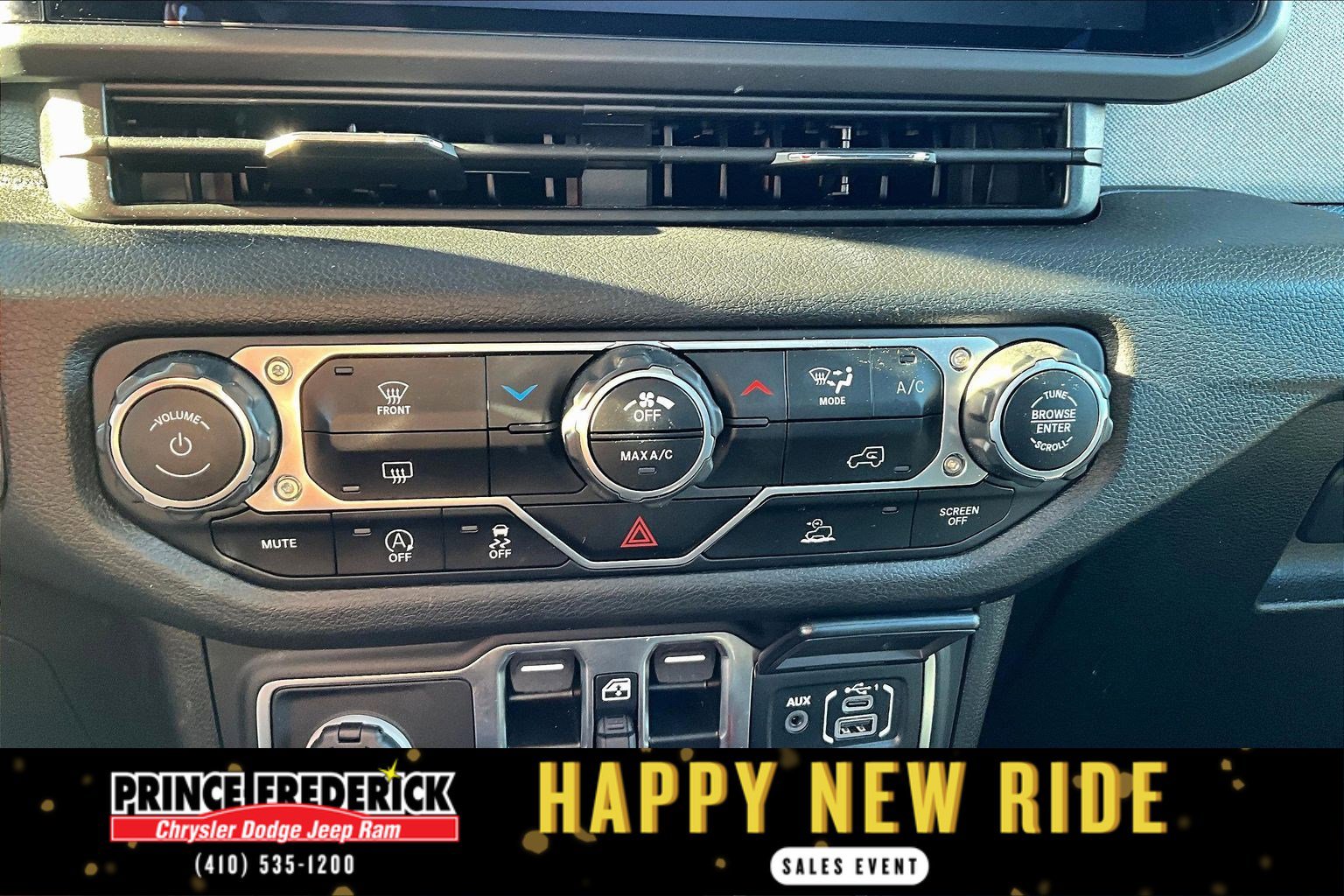 Used 2024 Jeep Gladiator Sport image 28