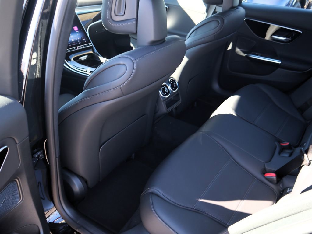 New 2026 Mercedes-Benz C 300 4MATIC Sedan image 10