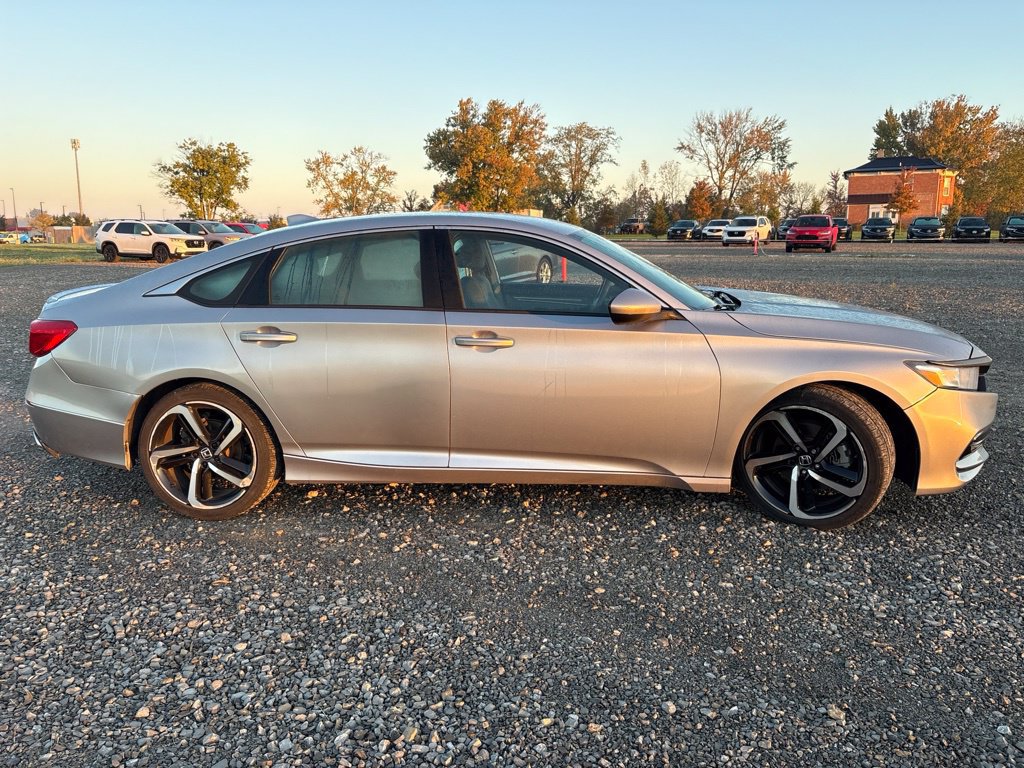 Used 2018 Honda Accord Sport image 11