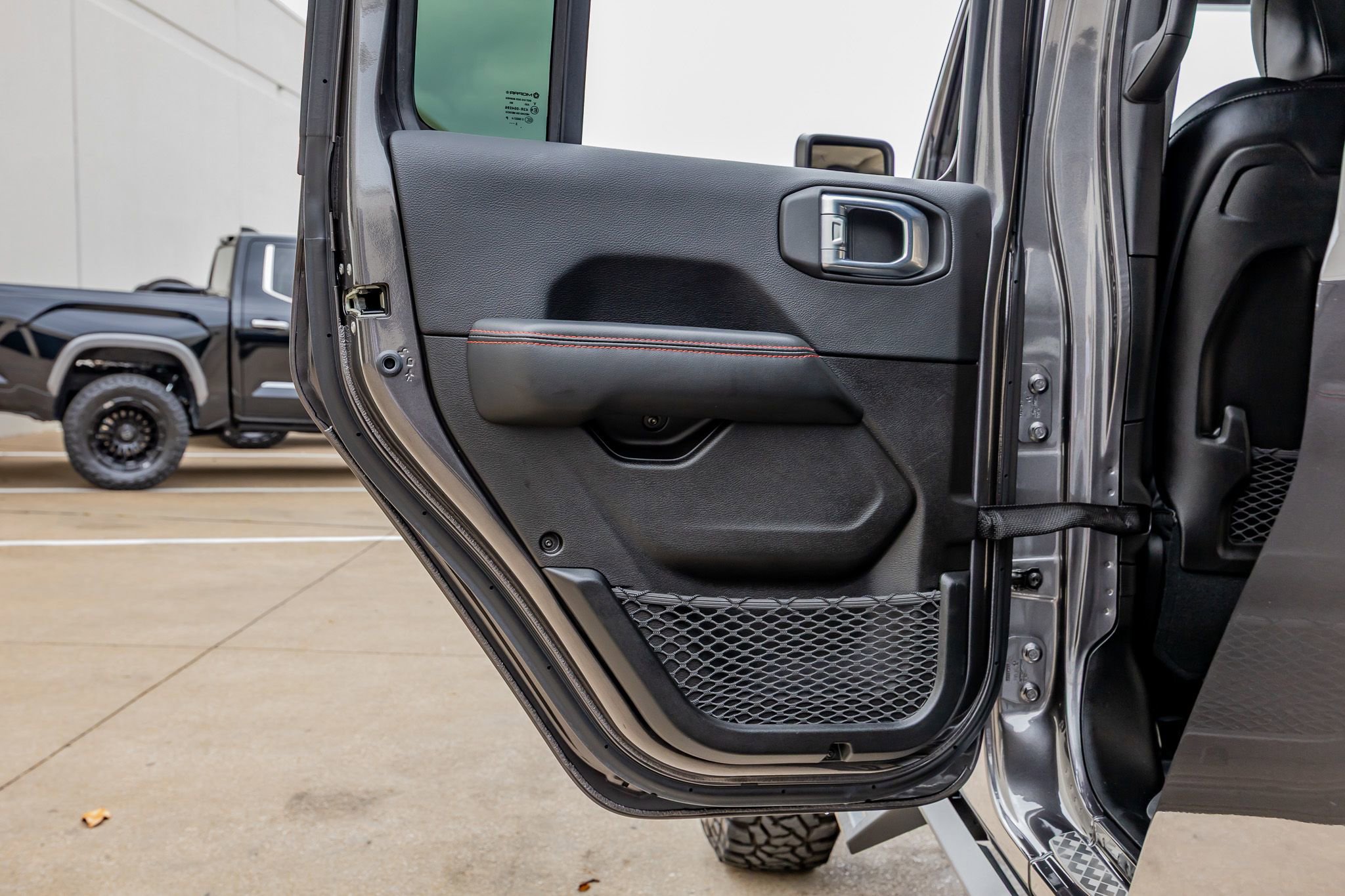 Used 2024 Jeep Gladiator Rubicon AWD/4WD image 38