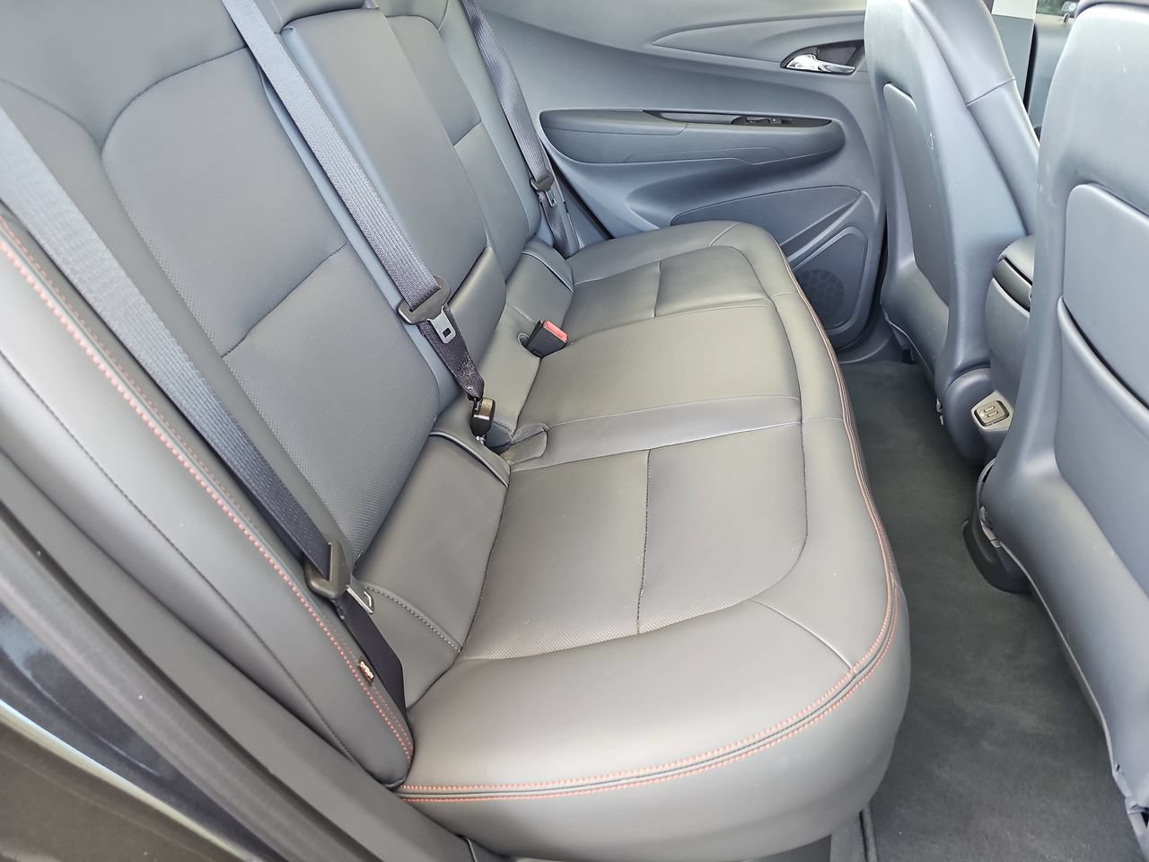Certified 2020 Chevrolet Bolt Premier w/ Infotainment Package FWD image 18