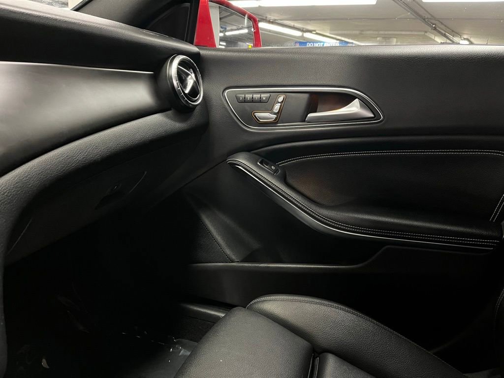 Used 2018 Mercedes-Benz CLA 250 4MATIC image 26