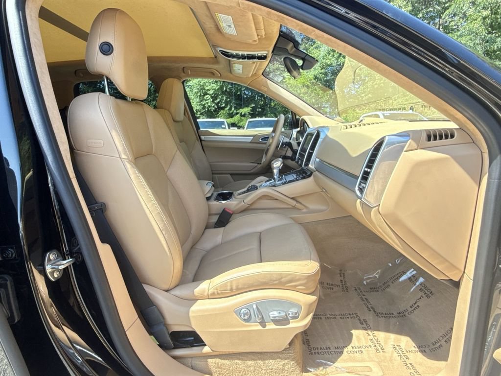 Used 2014 Porsche Cayenne GTS AWD/4WD image 29