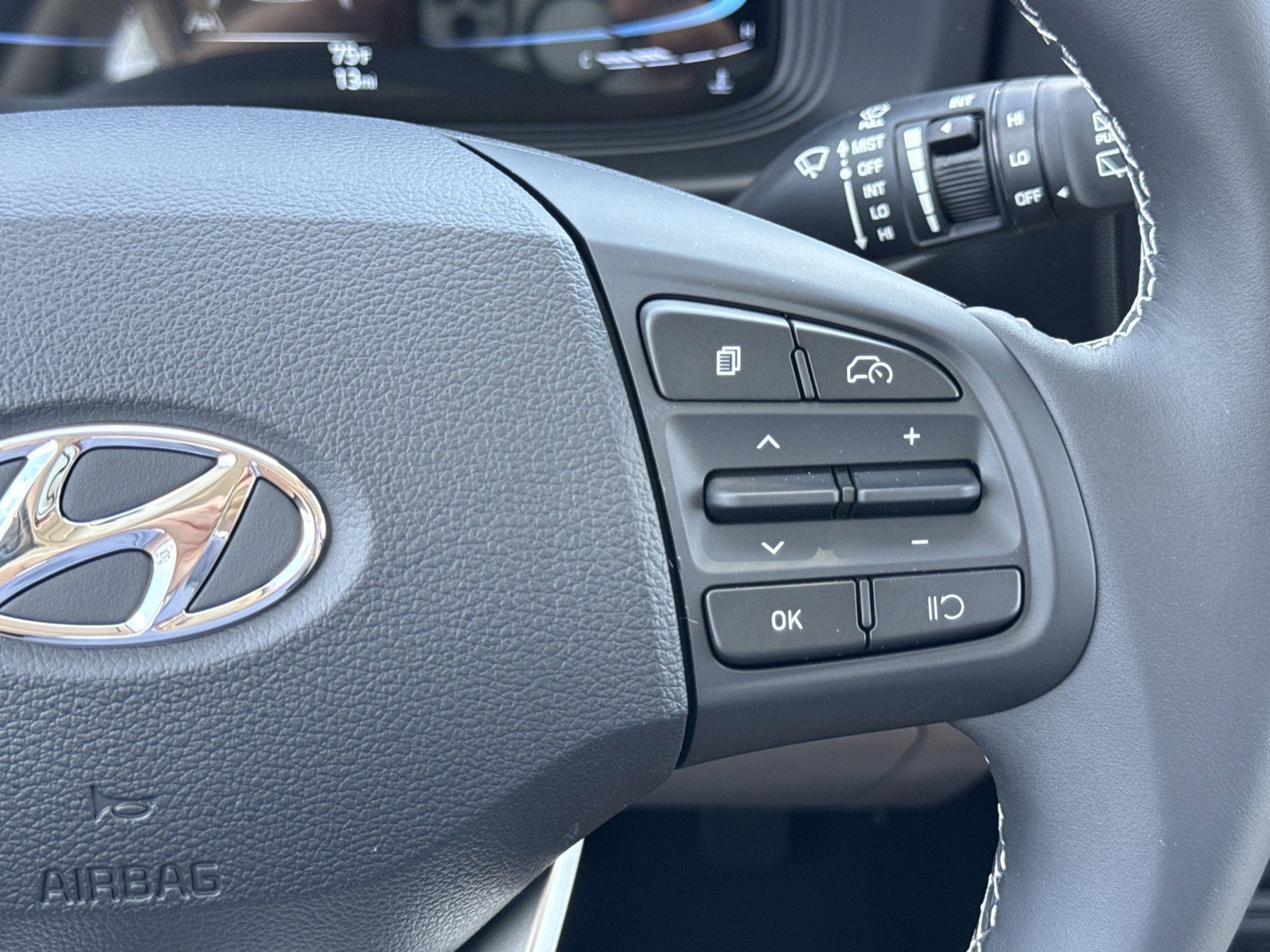 New 2026 Hyundai Venue SEL image 21