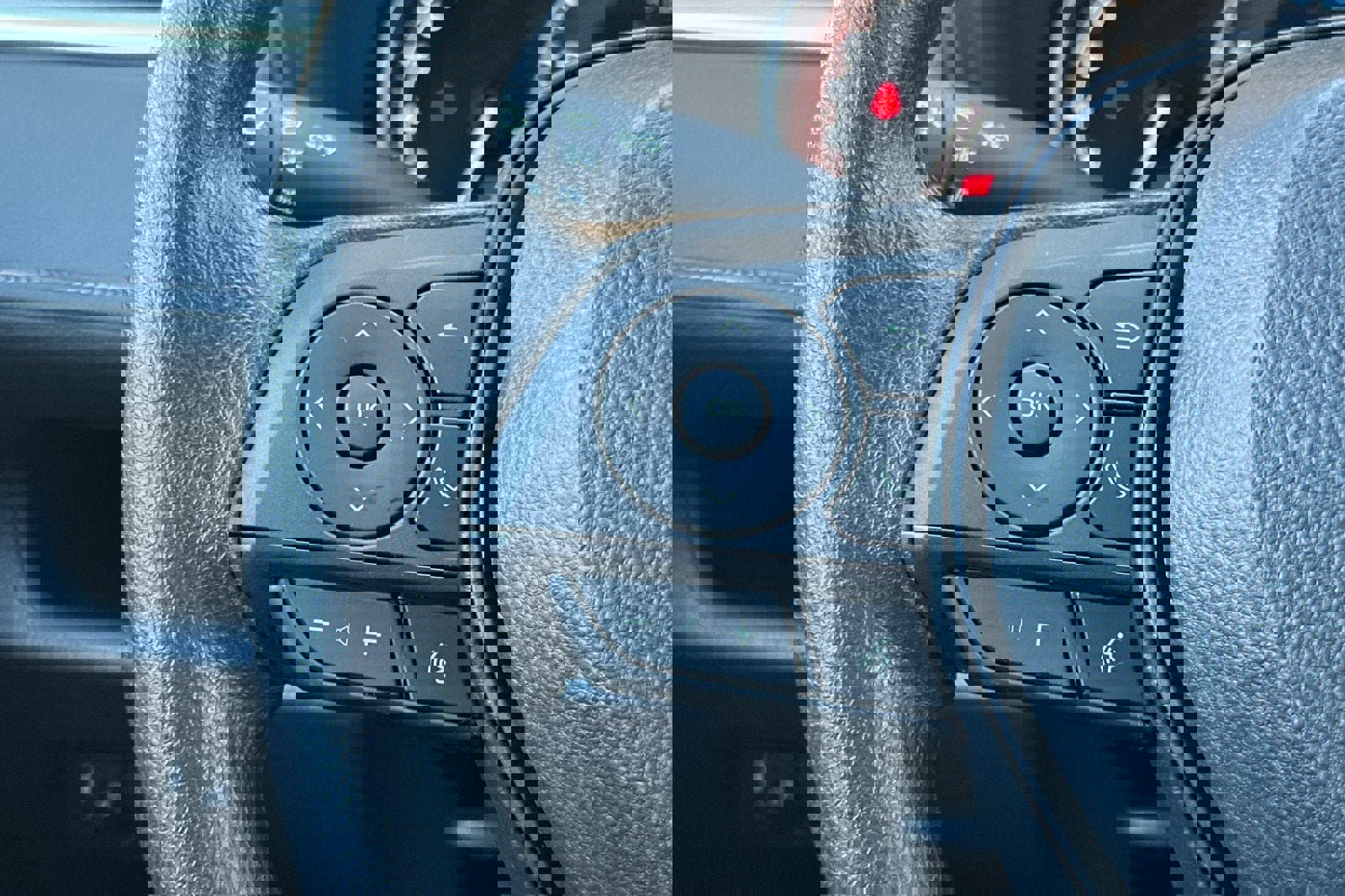 New 2025 Toyota RAV4 LE image 27