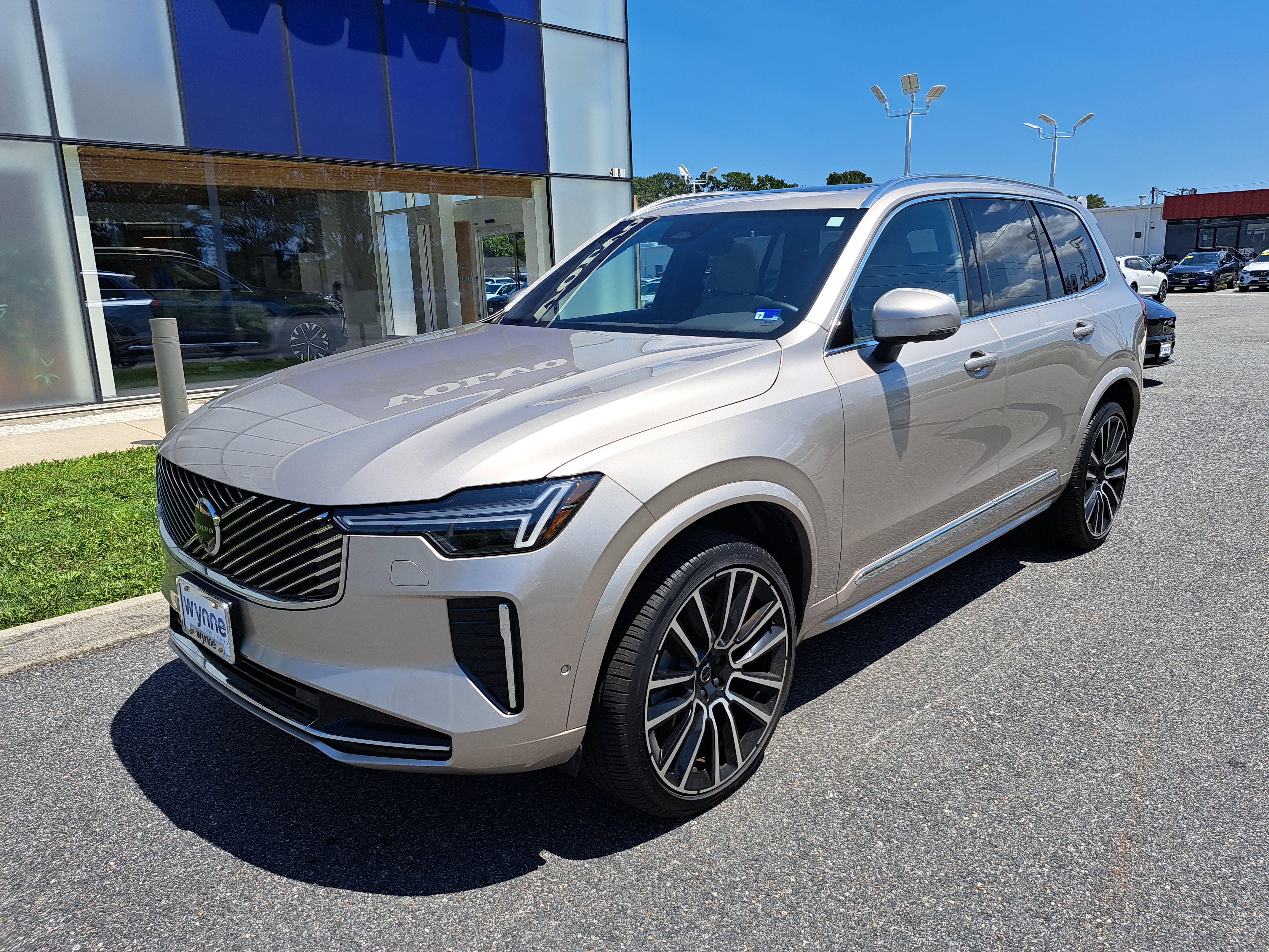 New 2025 Volvo XC90 B5 Plus AWD/4WD image 2