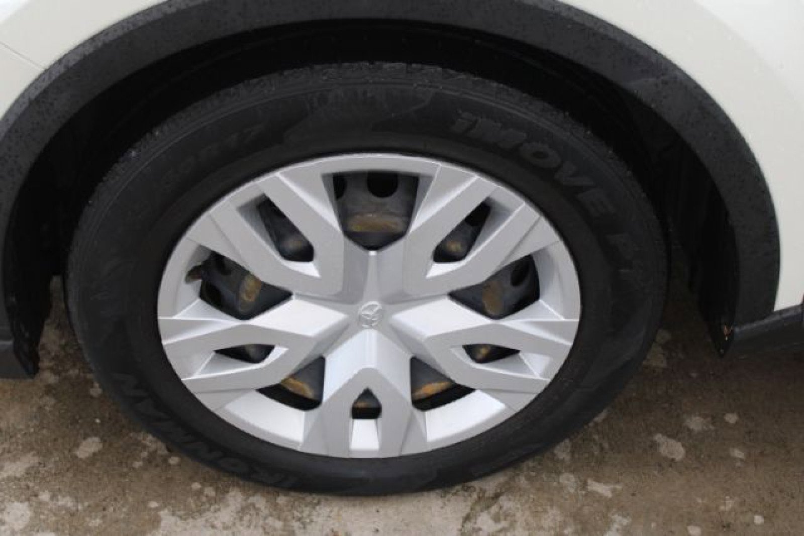 Used 2020 Toyota C-HR LE image 22