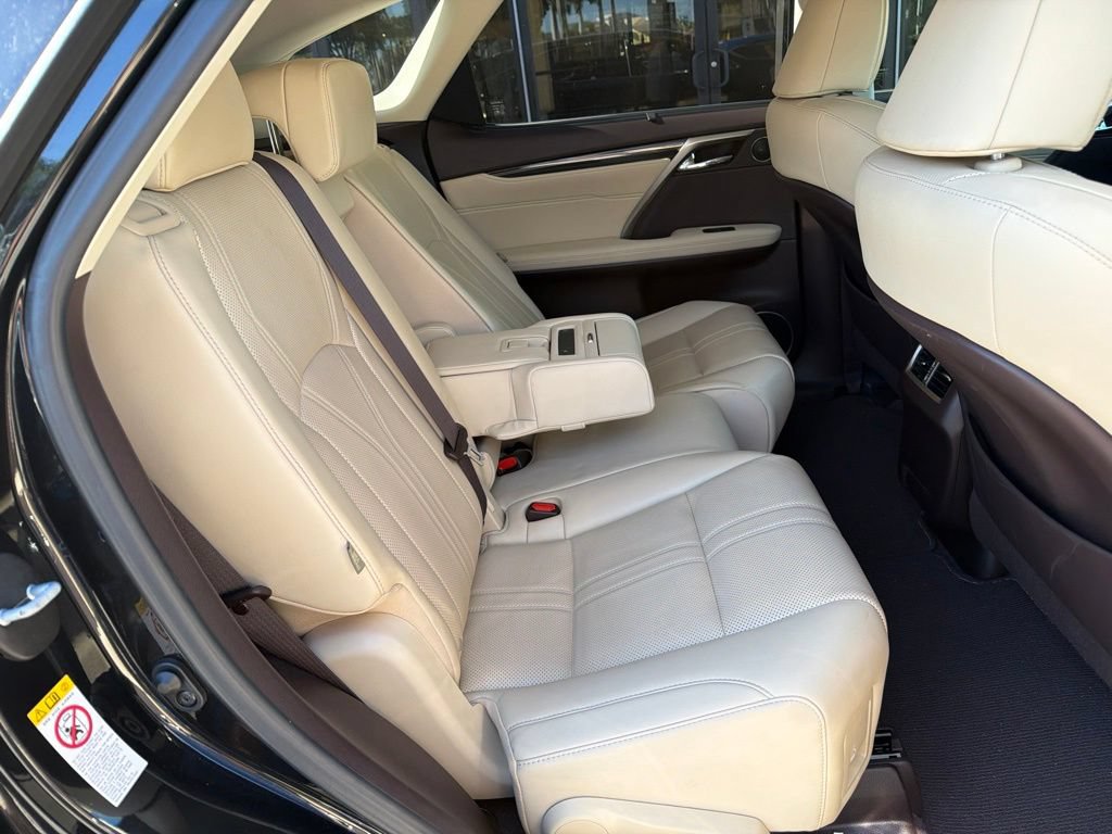 Used 2019 Lexus RX 350L Luxury w/ Cold Area Package (CT) FWD image 18