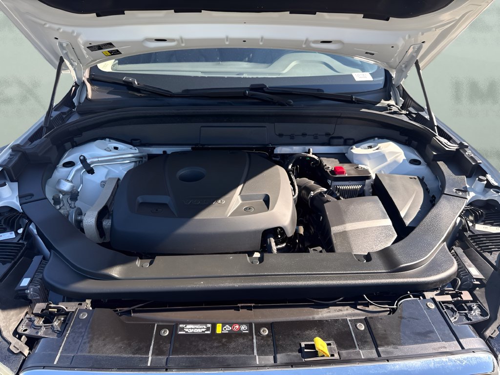Used 2021 Volvo XC60 T5 Momentum w/ Premium Package AWD/4WD image 29