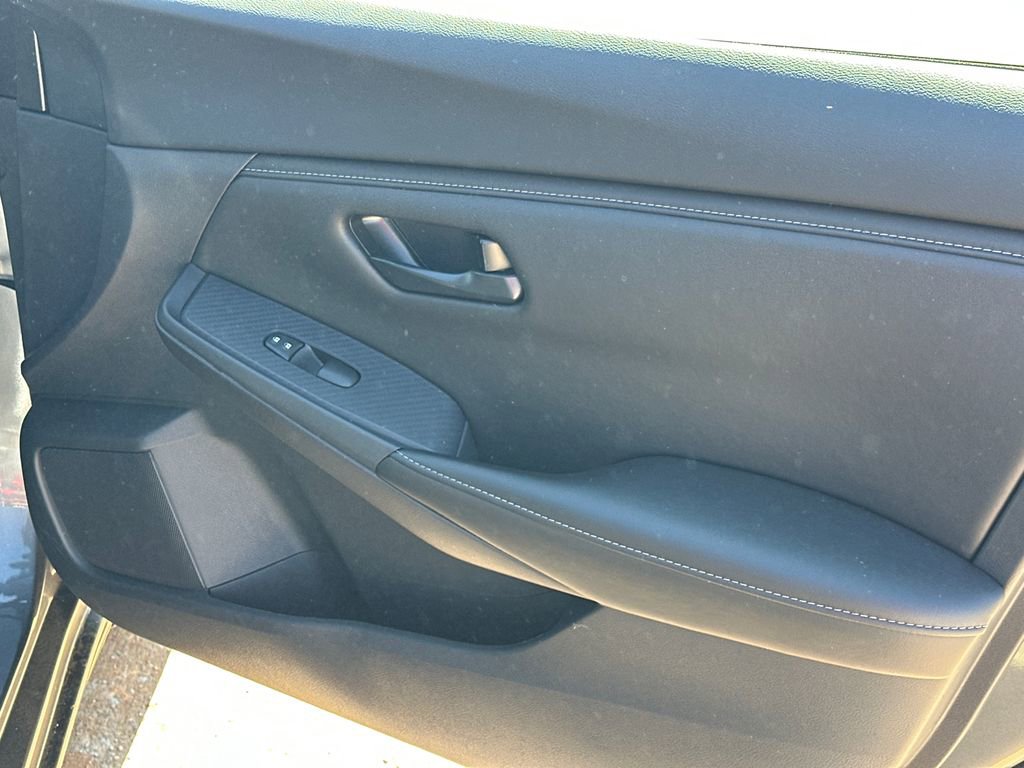 Used 2025 Nissan Sentra S image 14