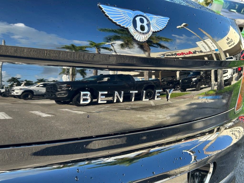 Used 2021 Bentley Flying Spur V8 image 32