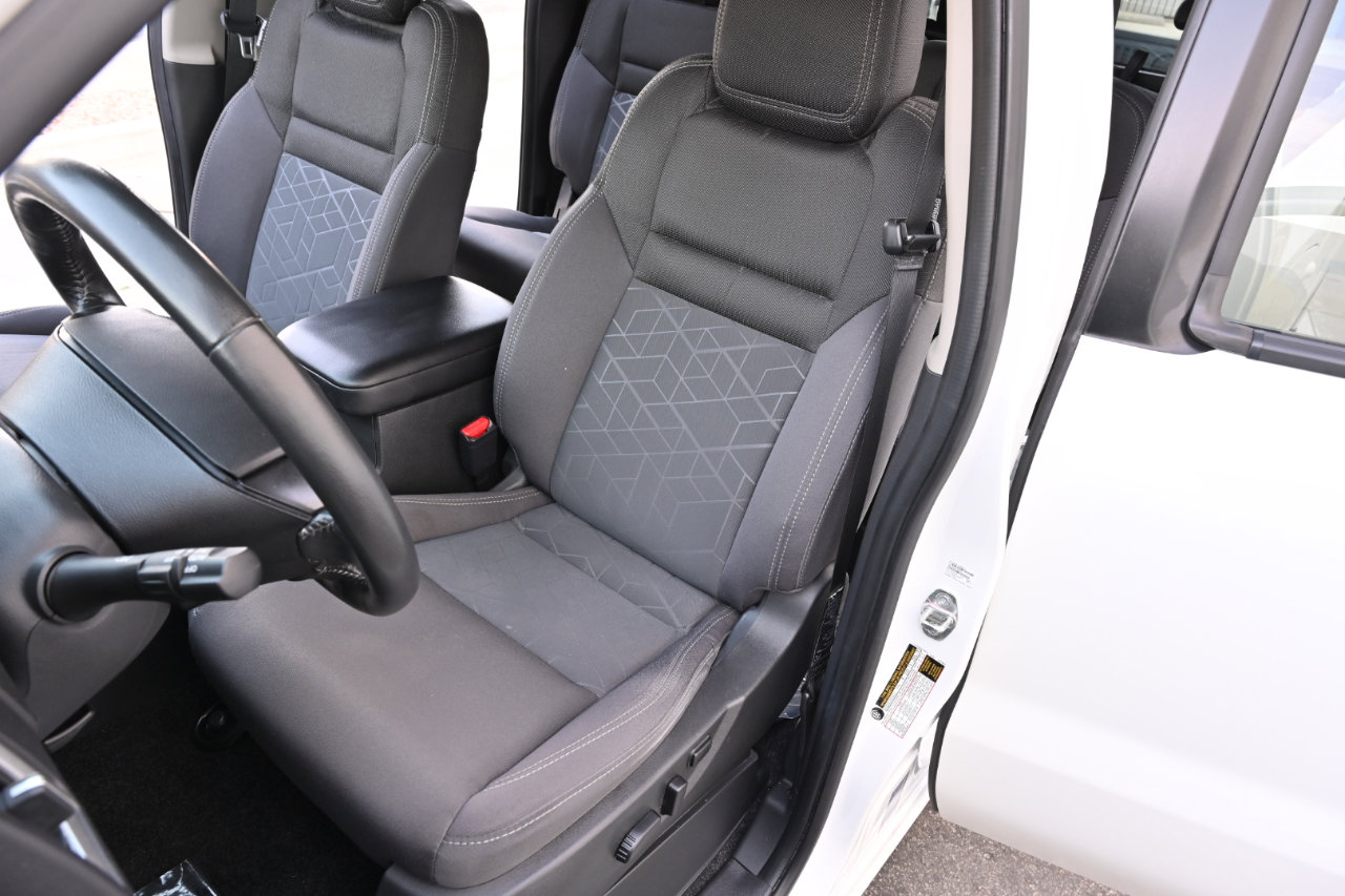 Used 2025 Nissan Frontier SV w/ SV Convenience Package RWD image 32