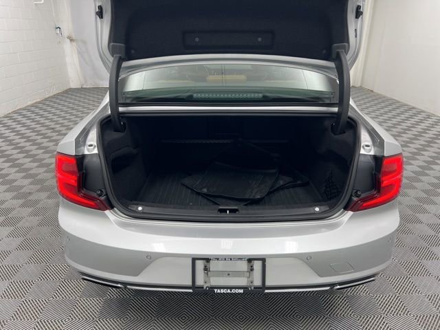 Used 2018 Volvo S90 T6 Momentum w/ Protection Package Premier image 6