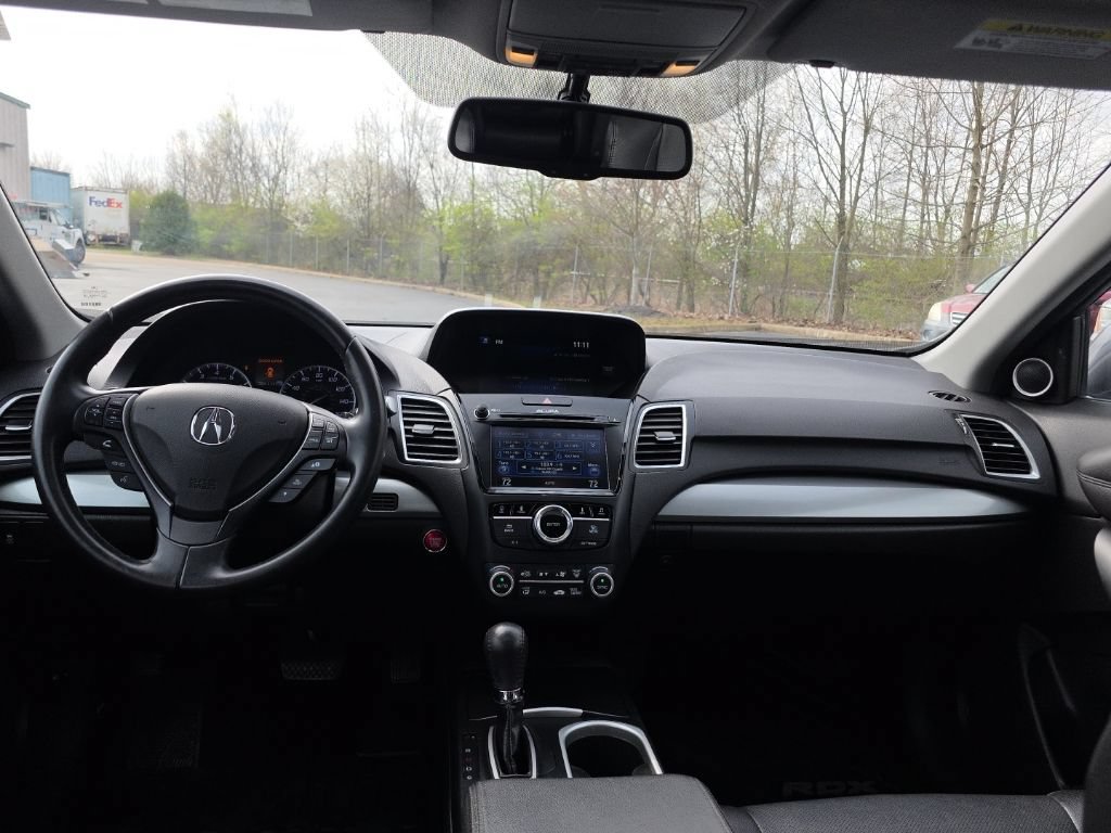 Used 2017 Acura RDX w/ Technology Package AWD/4WD image 32