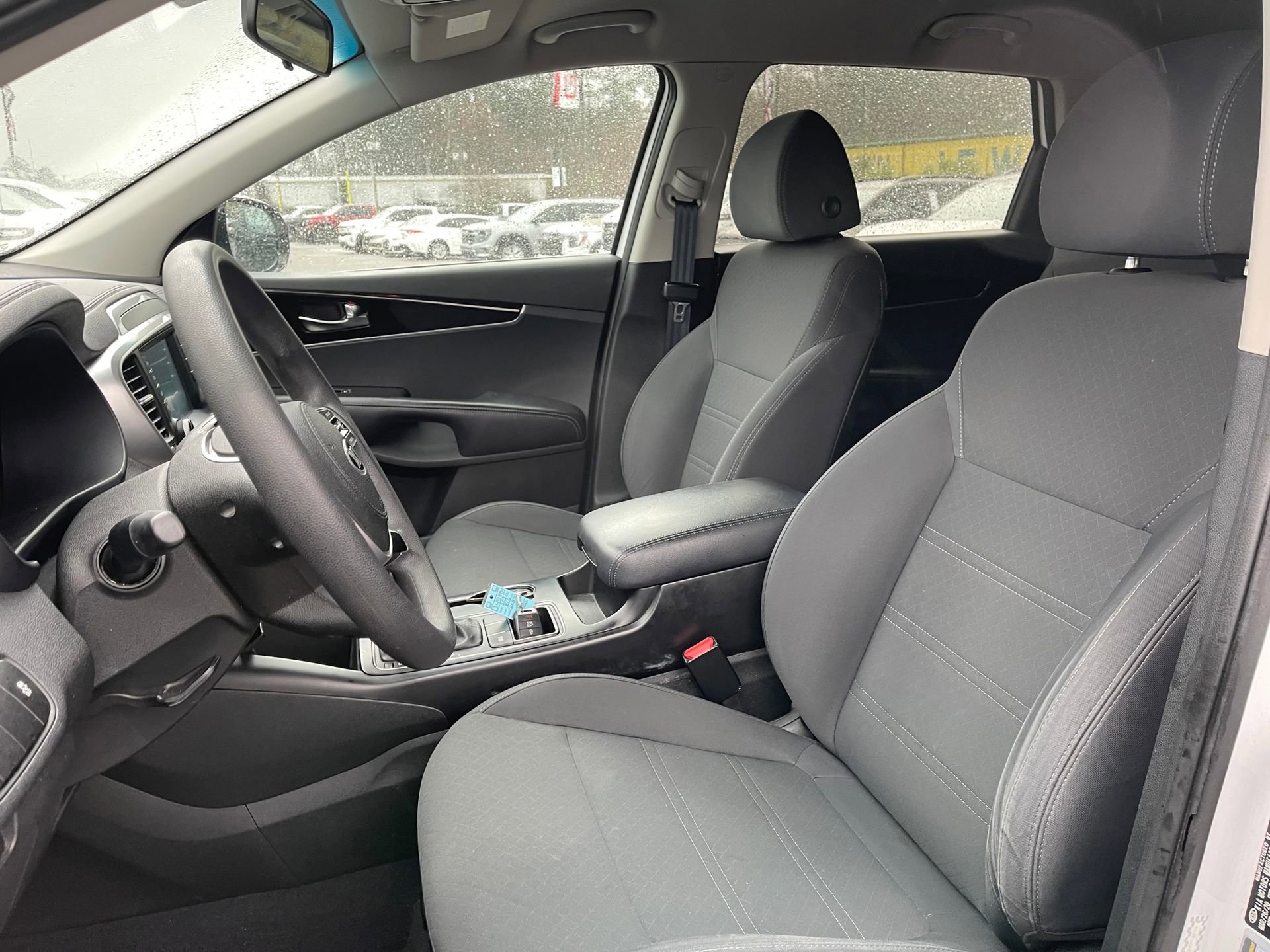 Used 2020 Kia Sorento LX image 13