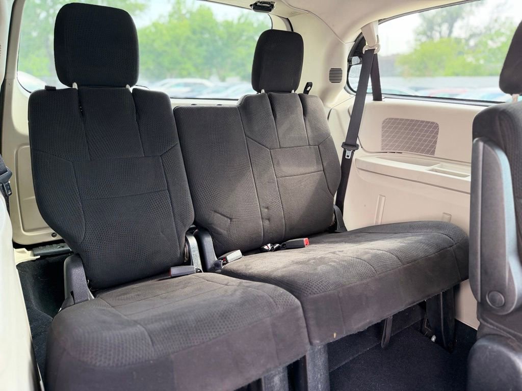 Used 2012 Dodge Grand Caravan Crew FWD image 22
