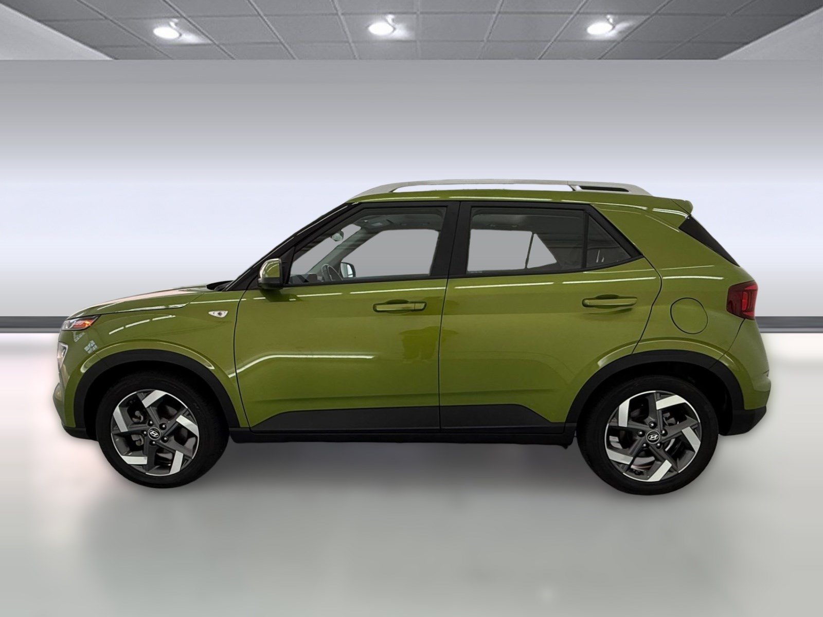 Used 2023 Hyundai Venue SEL FWD image 2
