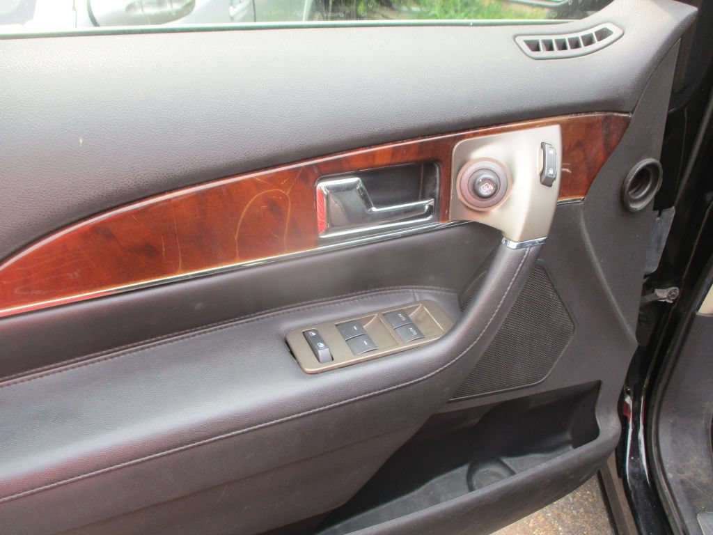 Used 2012 Lincoln MKX AWD image 12