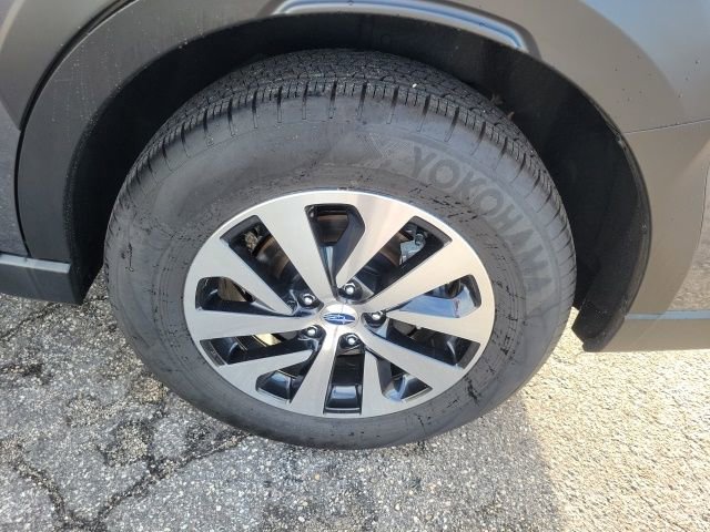 Certified 2025 Subaru Outback Premium AWD/4WD image 8
