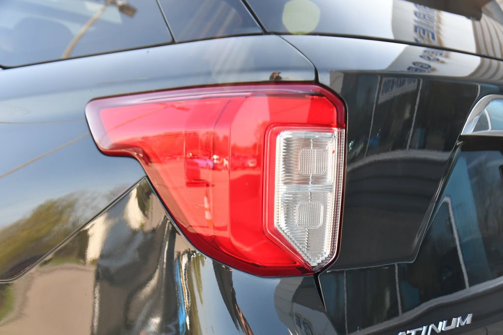 Used 2023 Ford Explorer Platinum w/ Technology Package AWD/4WD image 41