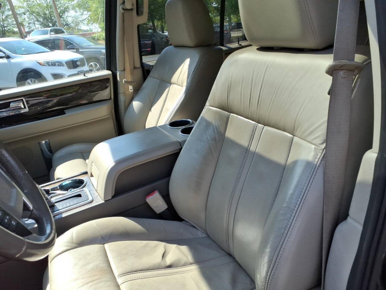 Used 2015 Lincoln Navigator 4WD image 20