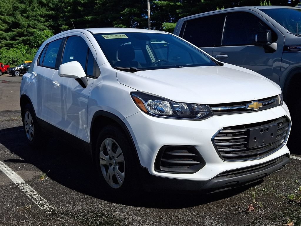 Used 2018 Chevrolet Trax LS w/ LPO, Protection Package FWD image 3