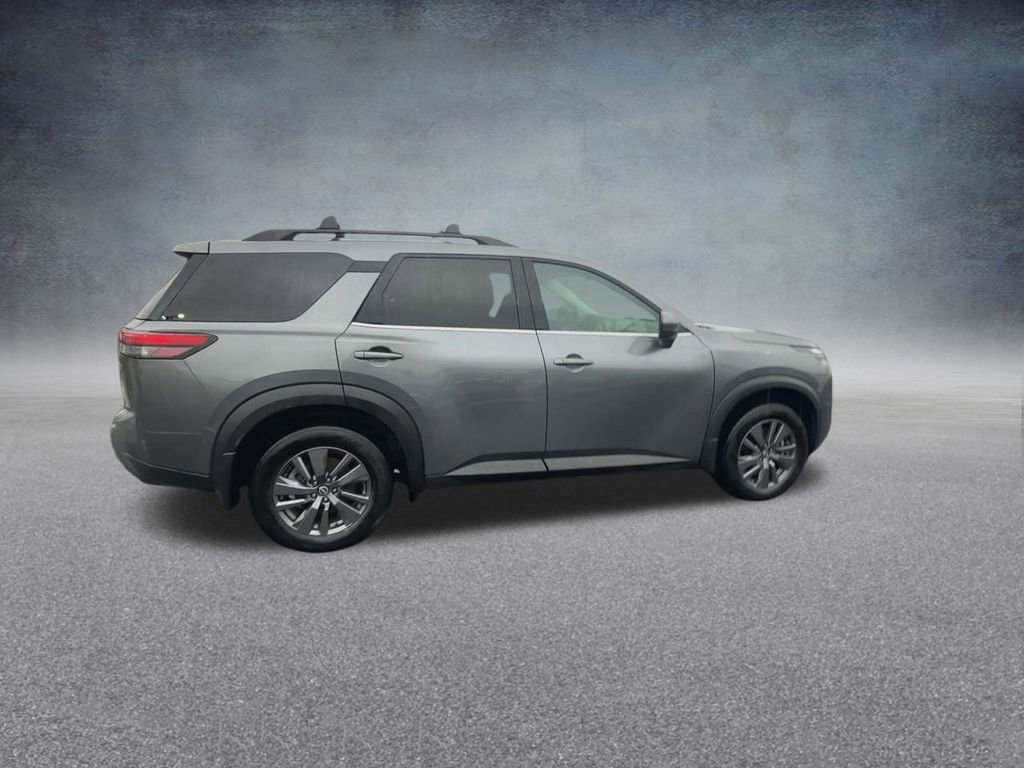 Used 2024 Nissan Pathfinder SV image 25