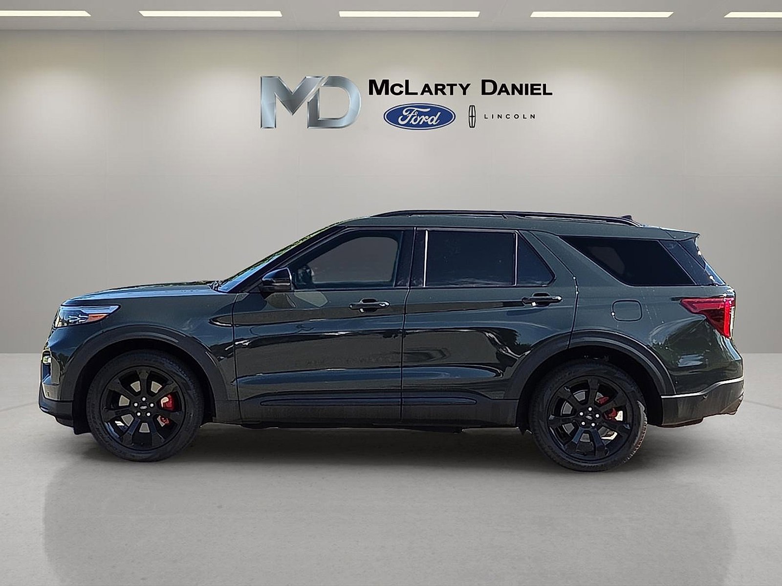Certified 2023 Ford Explorer ST w/ Equipment Group 401A image 3