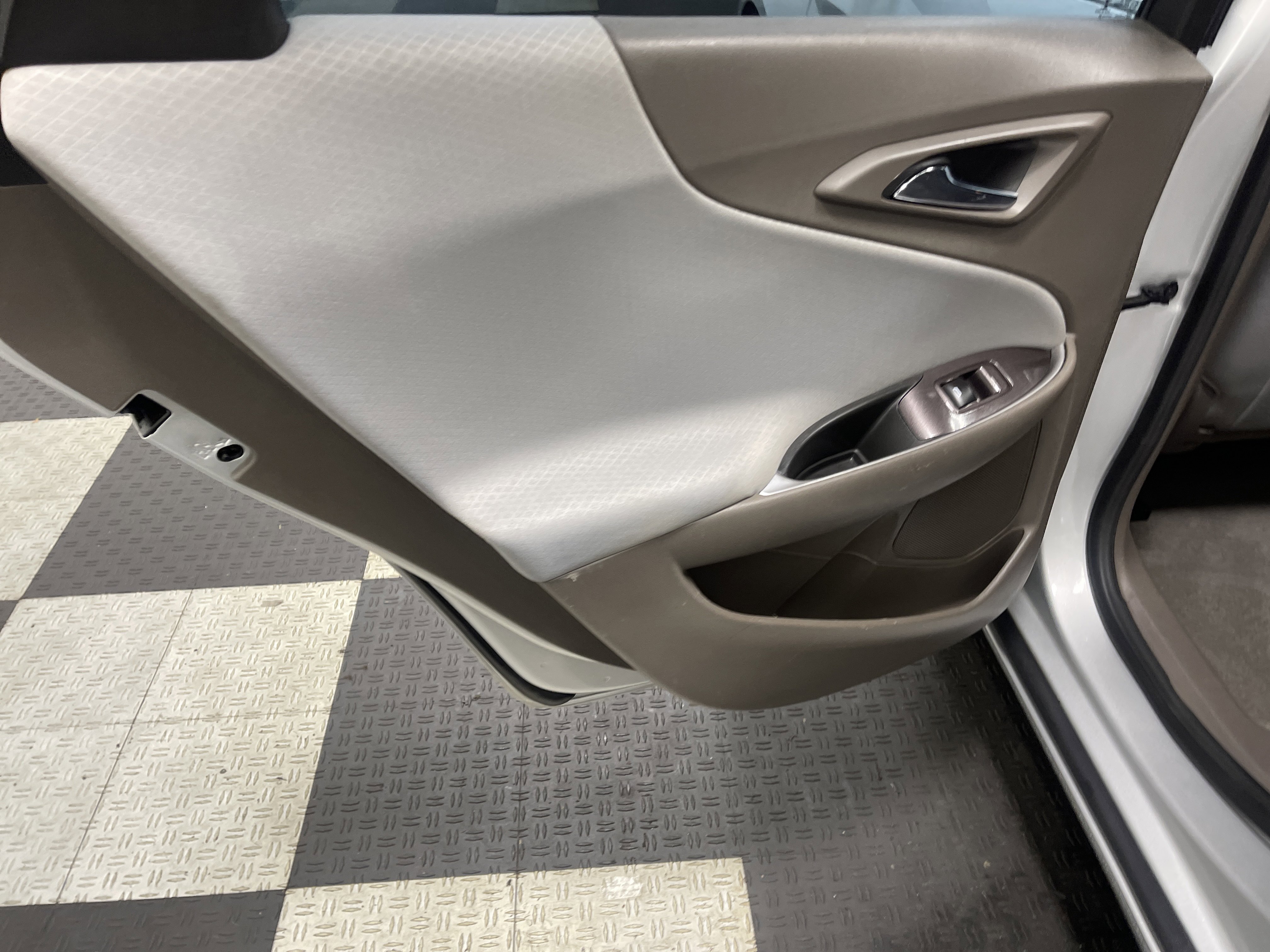 Used 2022 Chevrolet Malibu LT image 15