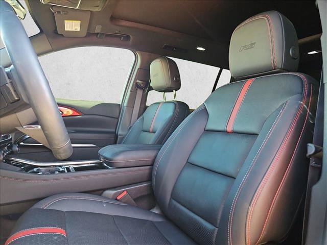 Used 2025 Chevrolet Traverse RS FWD image 13