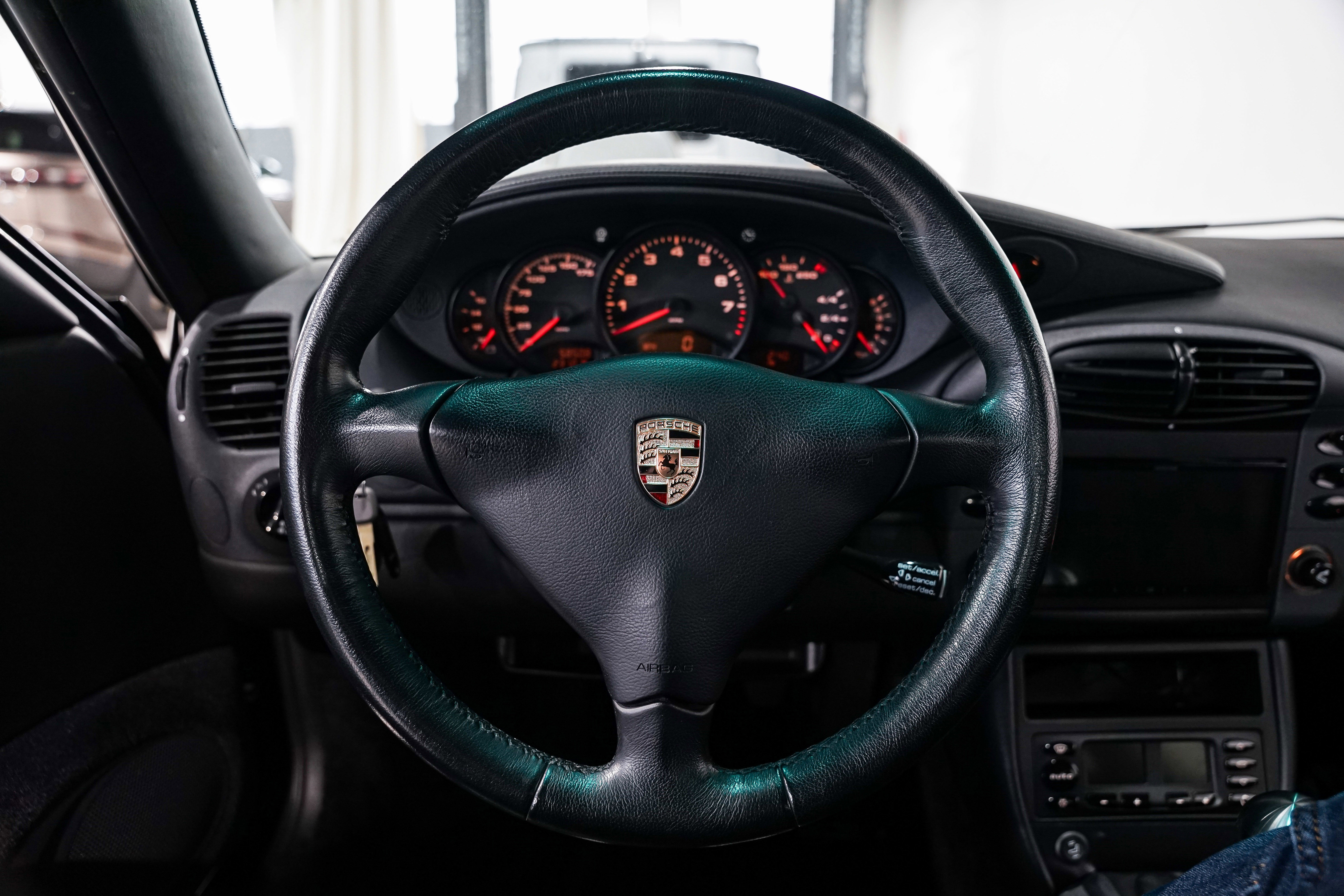 Used 1999 Porsche 911 Carrera image 10