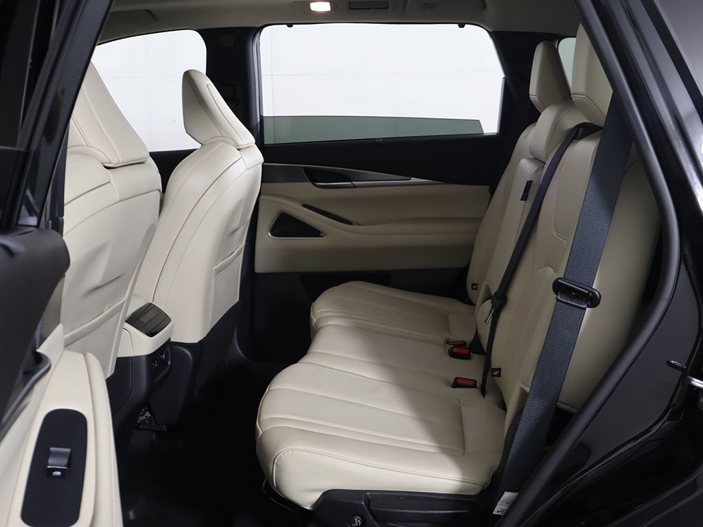 Used 2023 INFINITI QX60 Luxe w/ Performance Audio Package AWD/4WD image 34