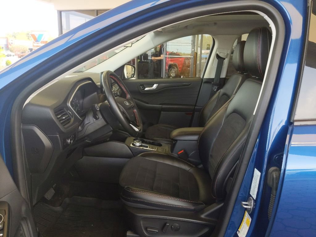 Used 2022 Ford Escape SEL w/ SEL Stealth AWD Package image 14