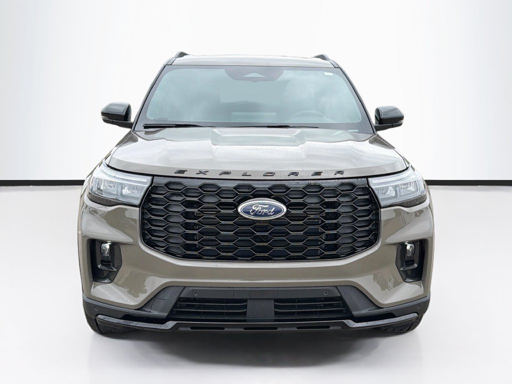 New 2026 Ford Explorer ST-Line w/ ST-Line Street Pack AWD/4WD image 2