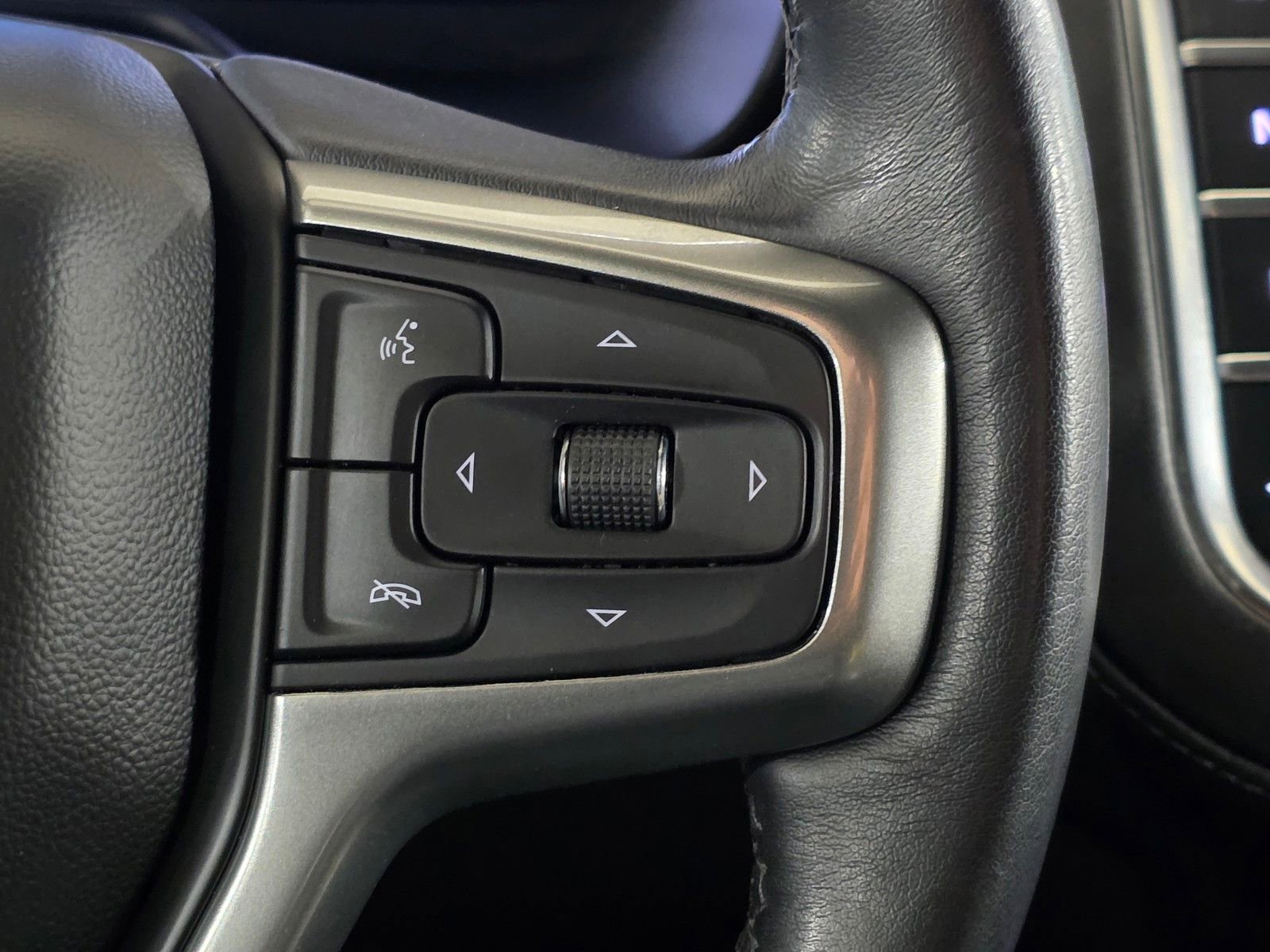 Used 2023 Chevrolet Tahoe Z71 AWD/4WD image 33