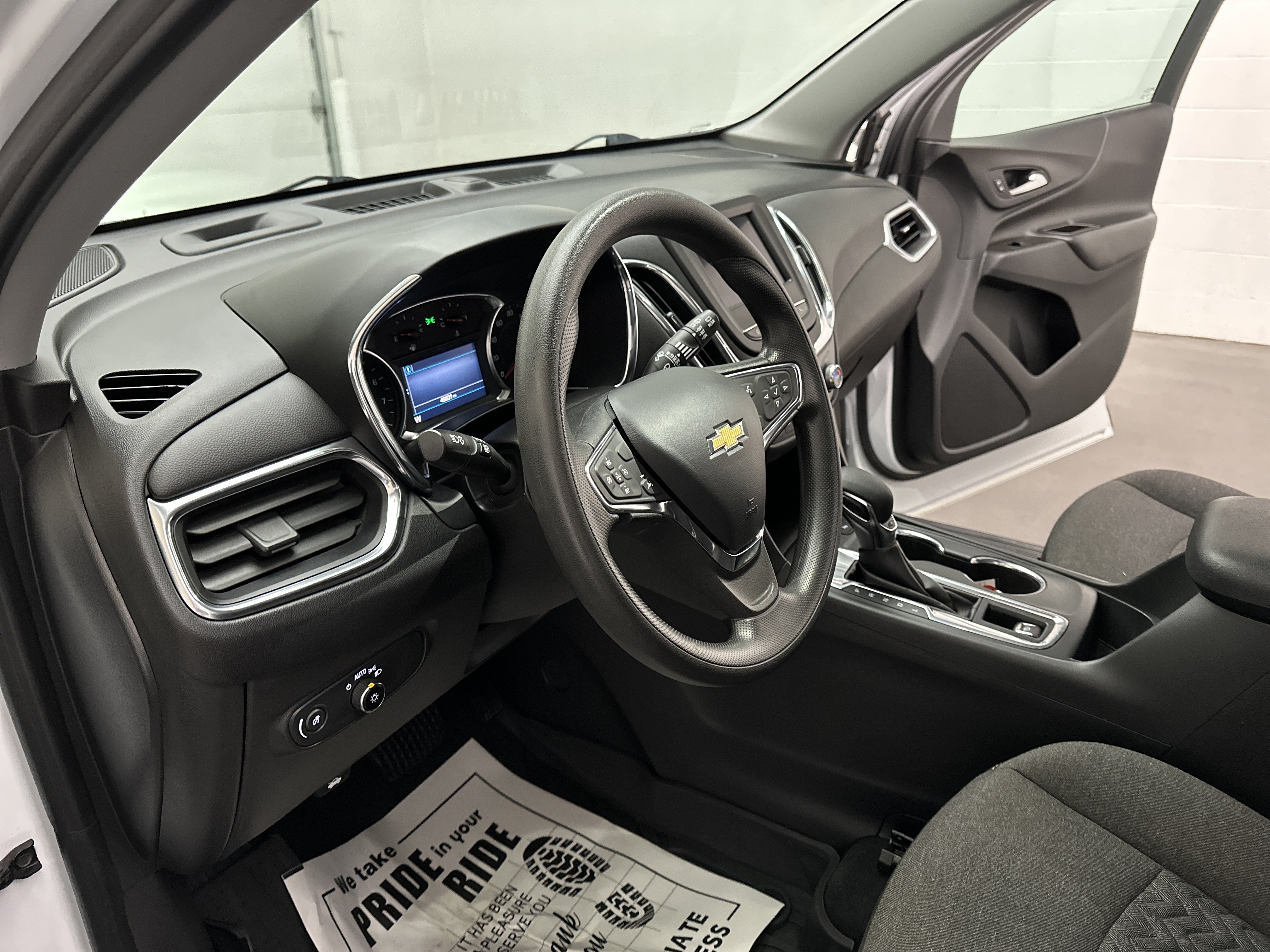 Used 2023 Chevrolet Equinox LT w/ LPO, Floor Liner Package AWD/4WD image 15