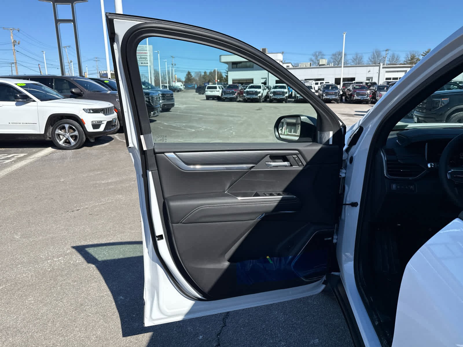 New 2026 GMC Acadia Elevation image 17