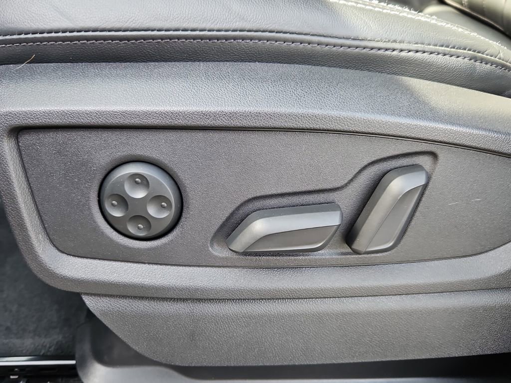 Certified 2023 Audi Q5 2.0T Premium w/ Convenience Package image 12