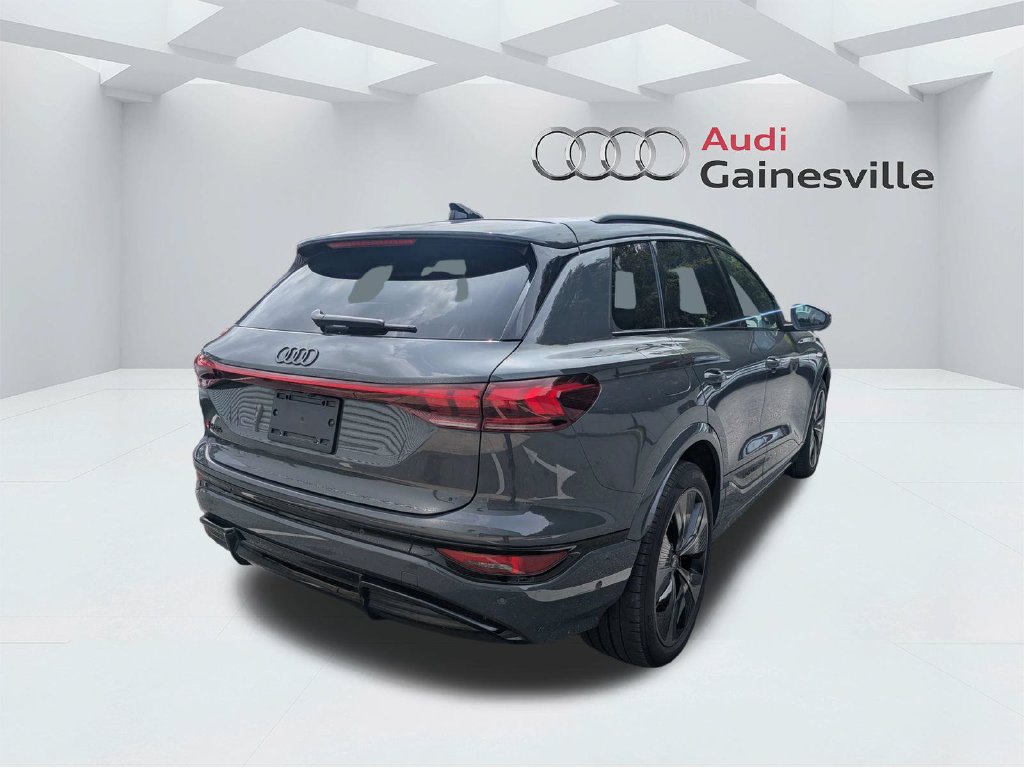 Used 2025 Audi SQ6 e-tron Prestige w/ Red Edition One AWD/4WD image 4
