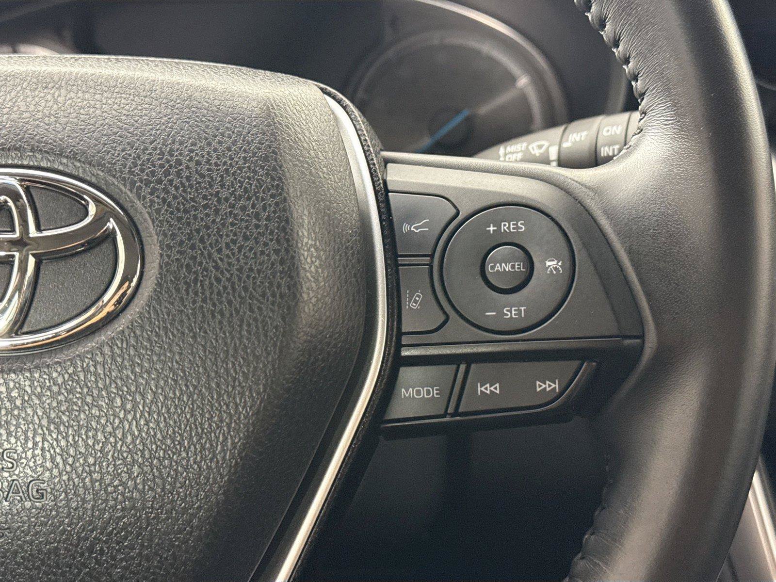 Certified 2023 Toyota Venza LE AWD/4WD image 18